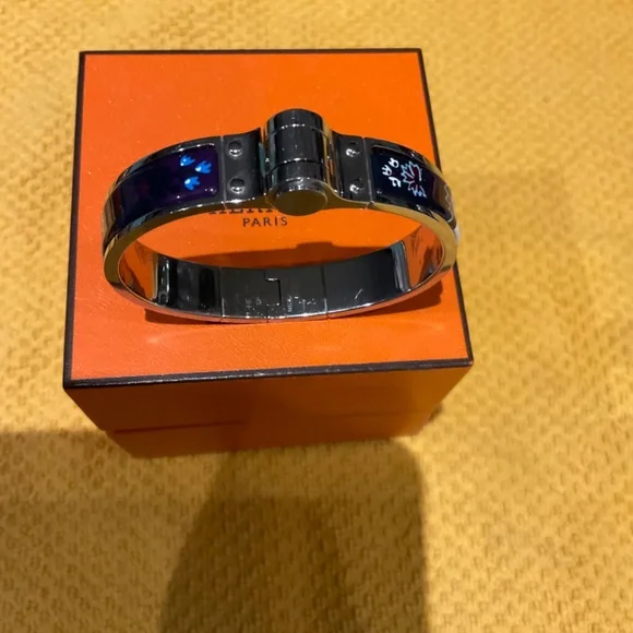 Hermes silver and enamel clic bracelet - Picture 2 of 5